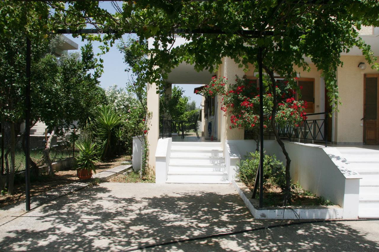 Villa Vlichos アマリントス エクステリア 写真